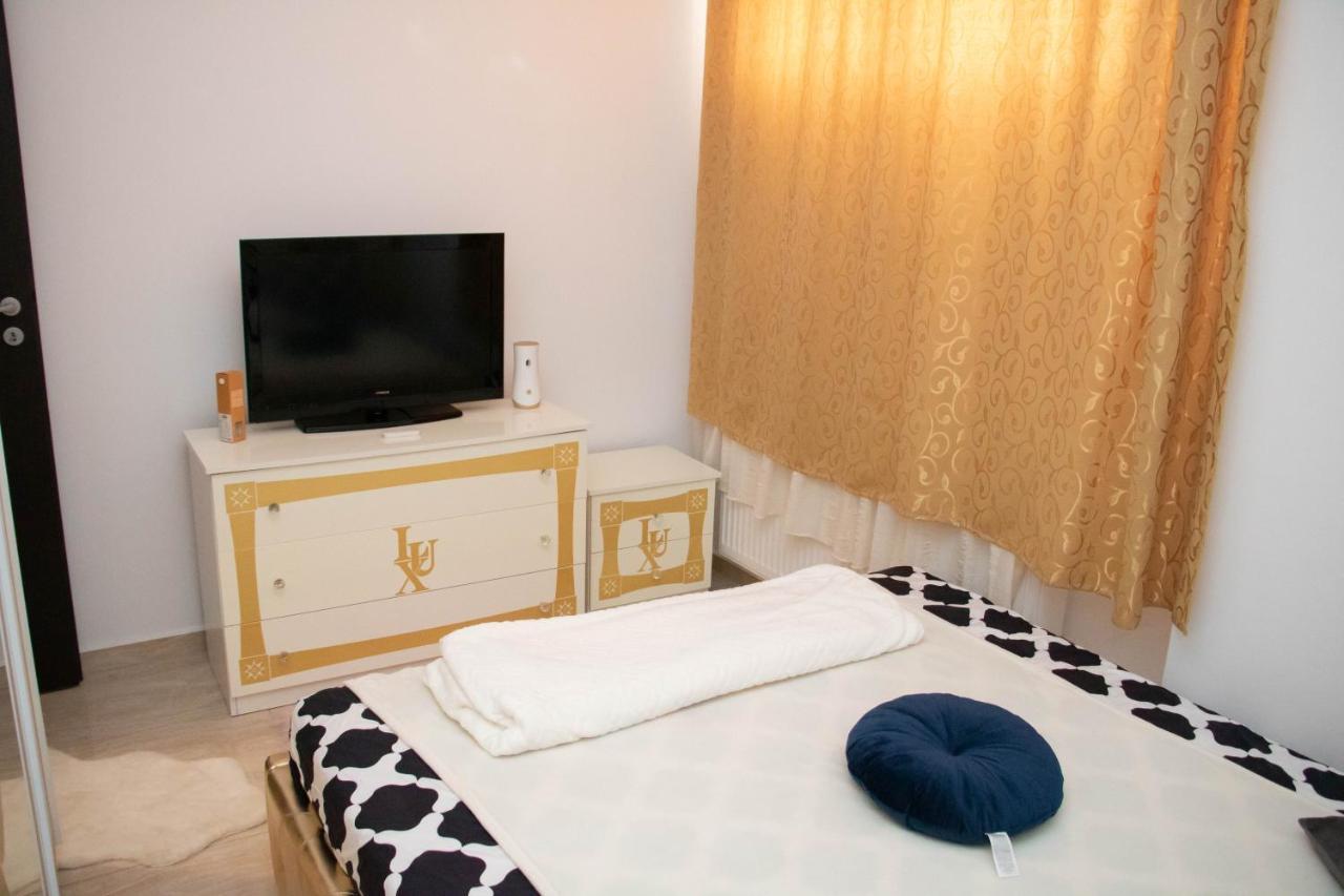 Apartament Capitala Militari Rosu Екстер'єр фото