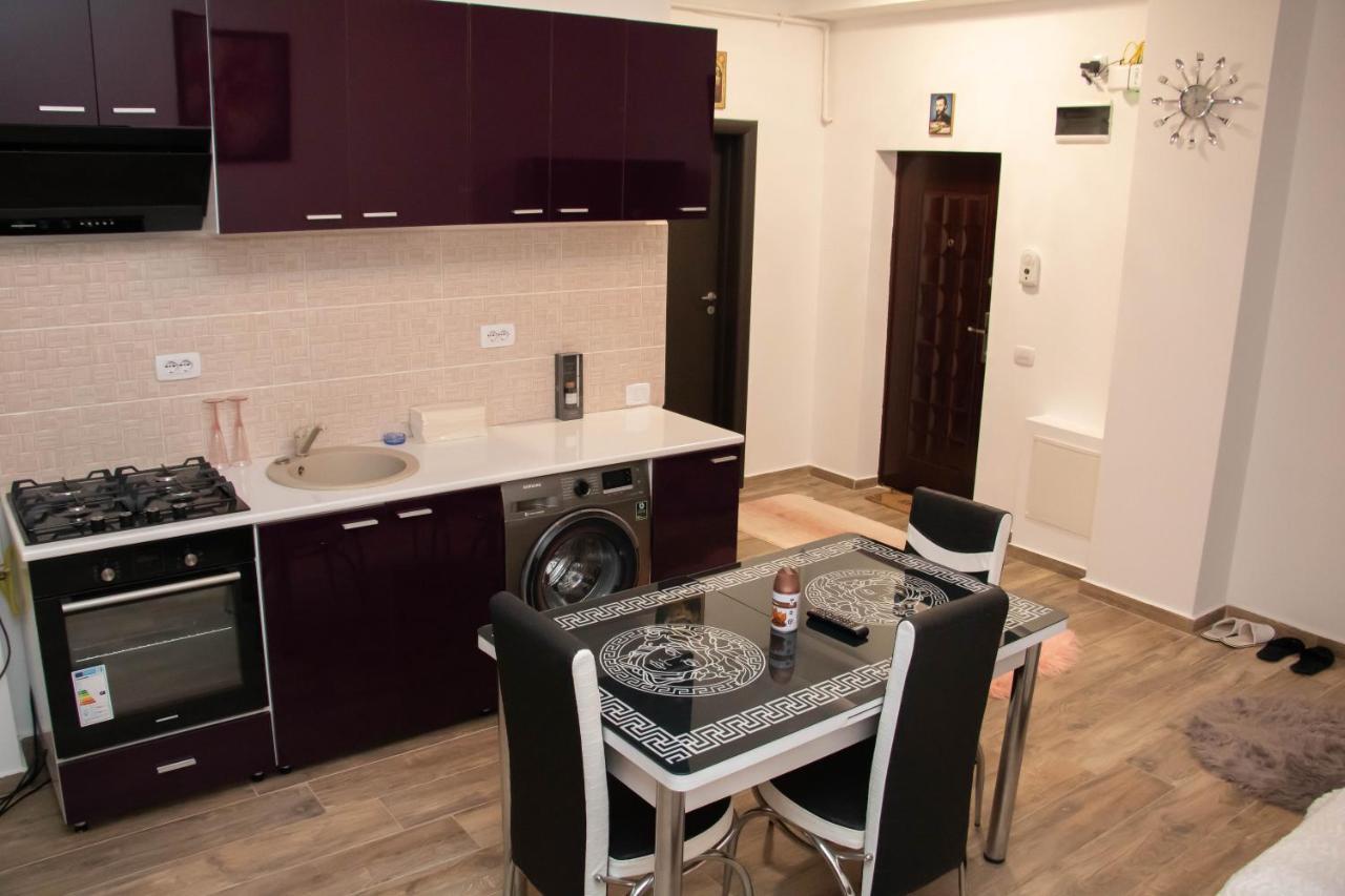 Apartament Capitala Militari Rosu Екстер'єр фото