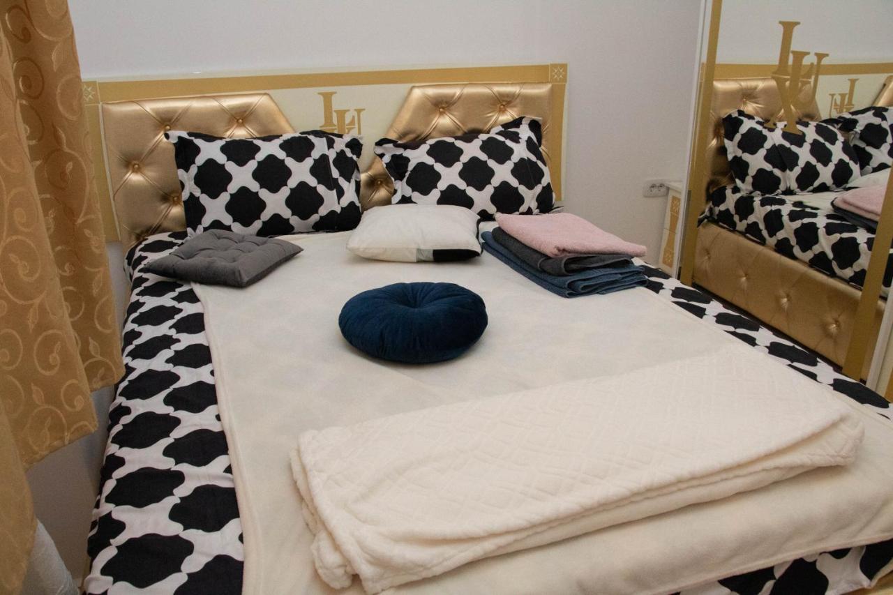 Apartament Capitala Militari Rosu Екстер'єр фото